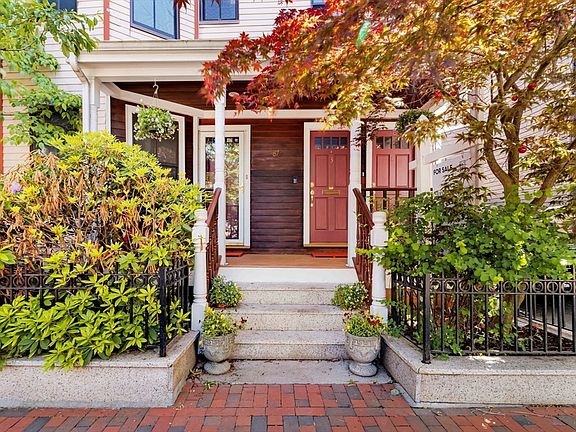 2nd image of 87 Kinnaird St #2