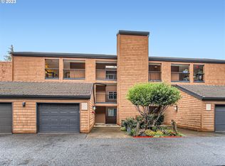 207 Oswego Smt #207, Lake Oswego, OR 97035