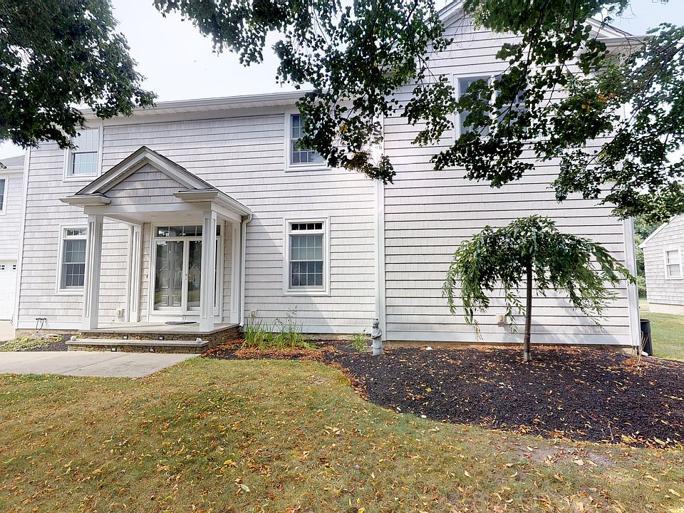 1st image of 37 Elmwood Dr