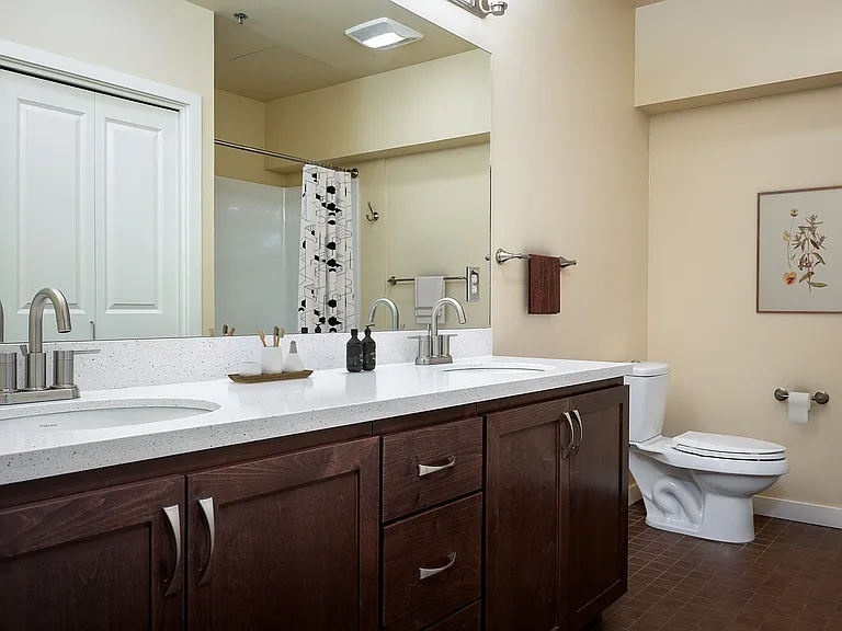 The Meridian Apartments — Photo 7