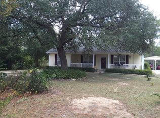4450 Leisure Lakes Dr, Chipley, FL 32428