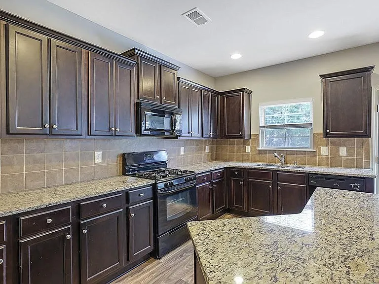 891 Sonoma Dr — Photo 11