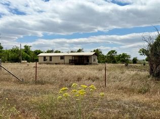 11395 N 1760th Rd, Sayre, OK 73662