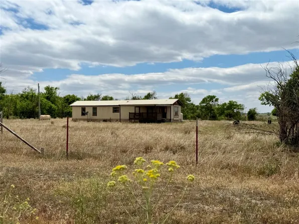 11395 N 1760th Rd, Sayre, OK 73662