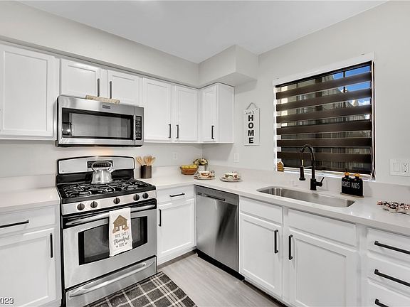 5th image of 7083 Burcot Ave #E90