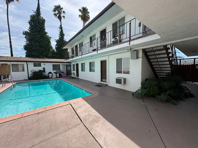 111 S Mockingbird Ln — Photo 10