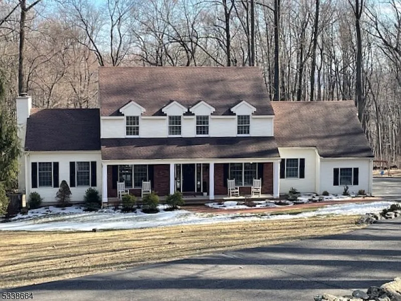 4 Devonald Drive photo 1