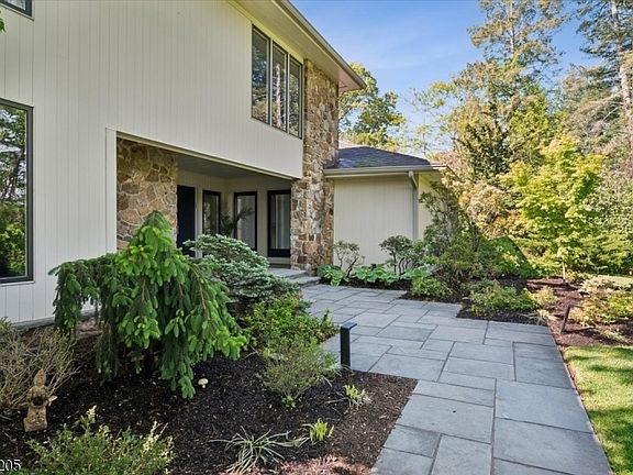 5th image of 39 Eagle Nest Rd