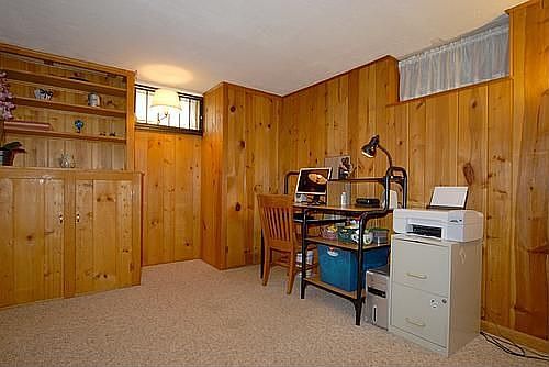 4th image of 1339 Roslyn St