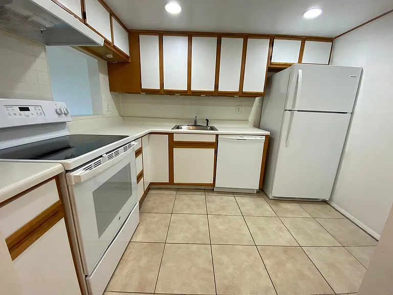 4304 NW 9th Ave #3-3B — Photo 1