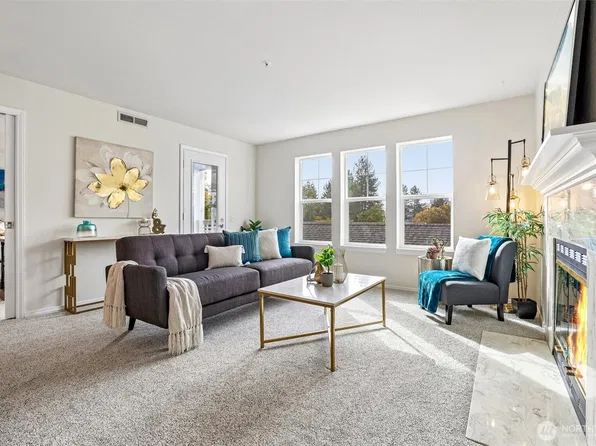 3935 226th Place SE #207, Issaquah, WA 98029