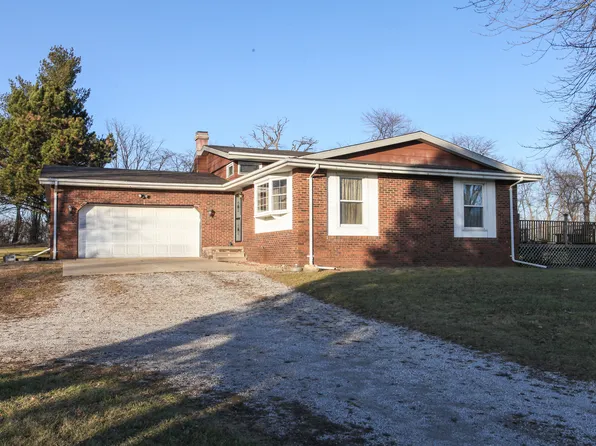 8479 N 2200 East Rd, Downs, IL 61736