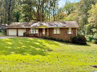 529 Porter Crest Rd, Graysville, AL 35073