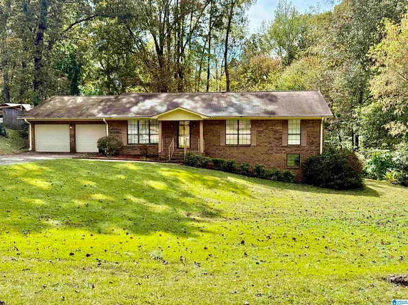 529 Porter Crest Rd, Graysville, AL 35073