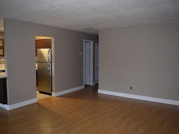 5th image of 415 N Halifax Ave APT 207