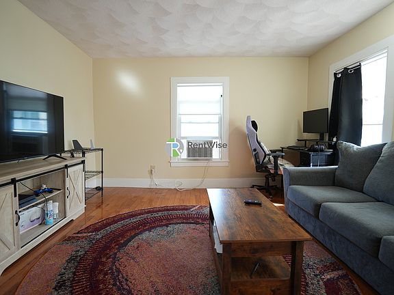 2nd image of 297 Nahant Rd #9