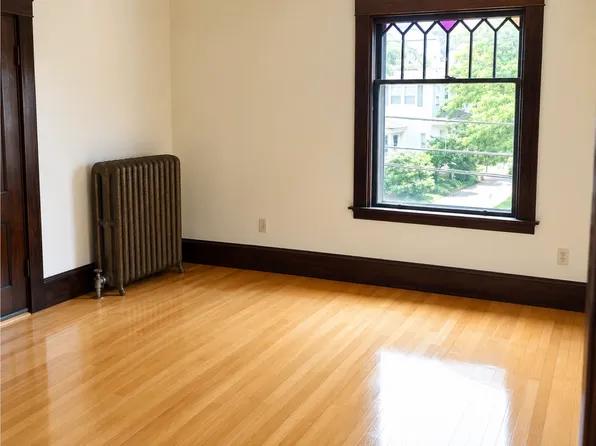 148 Maple St #2, Bangor, ME 04401