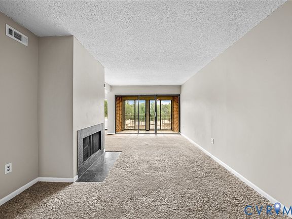 3rd image of 1509 Regency Woods Rd APT 302