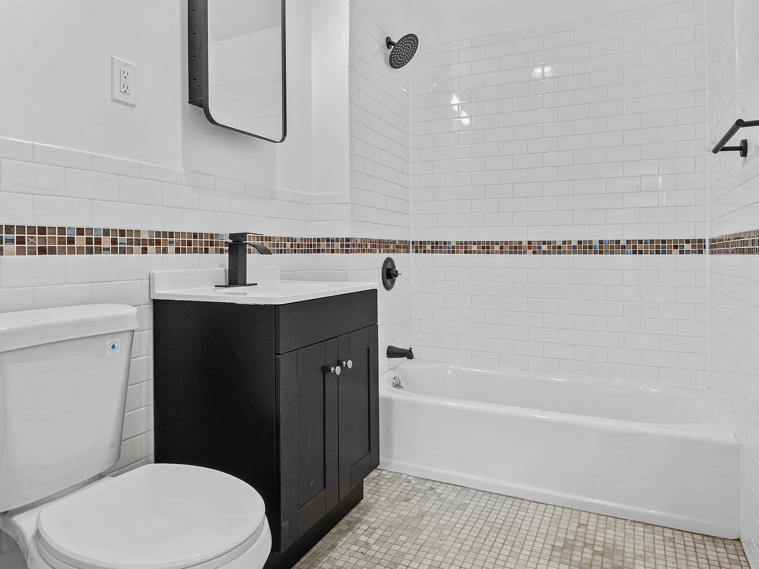 597 Grand Avenue — Photo 4