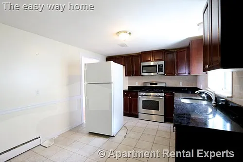98 Moreland St Photo 1