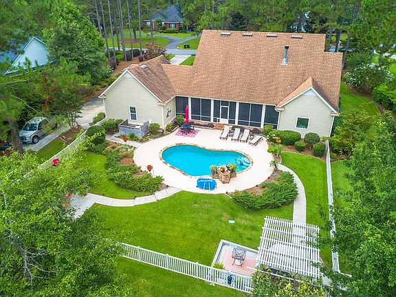 4th image of 4725 Blackwater Dr