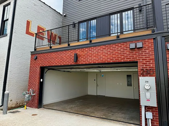 230 Washington St NE — Photo 45