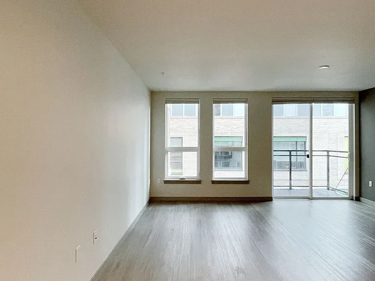 Lexington Apartments — Photo 35