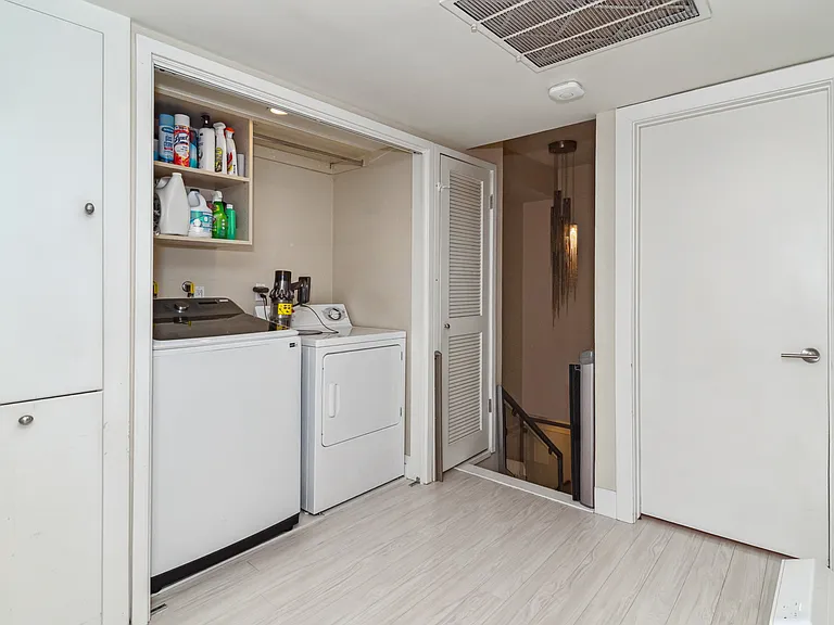 1711 Grismer Ave #76 — Photo 15
