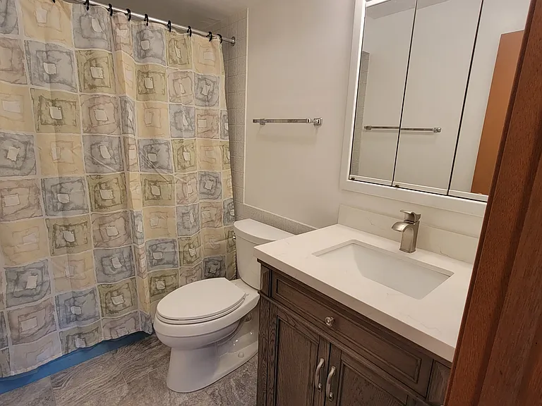 300 Thames Pkwy #2C — Photo 6