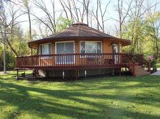 4030 Bay Rd, Delavan, WI 53115