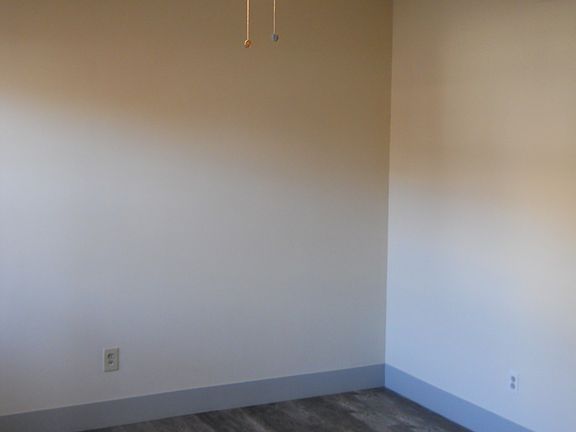 4th image of 796 W Market St APT D