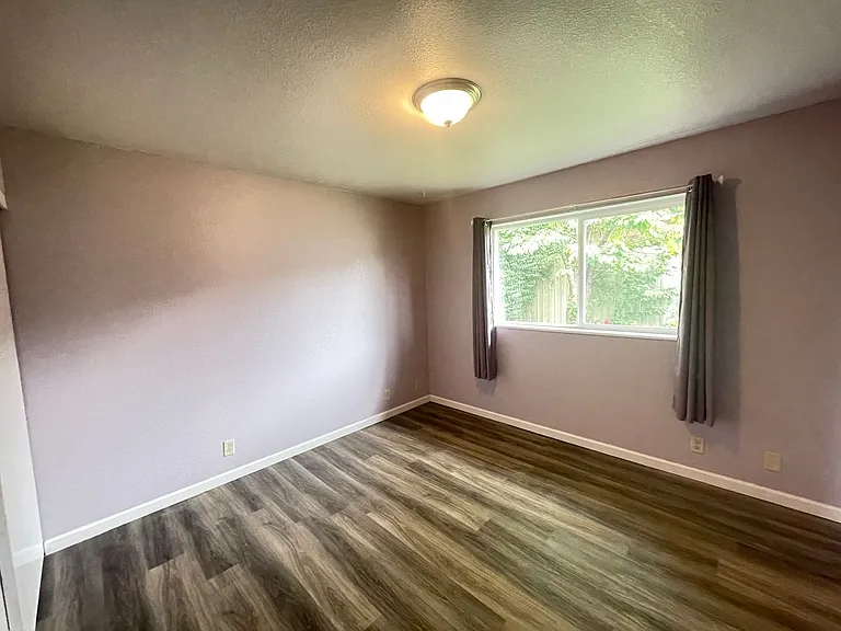 2613 Spring St — Photo 12