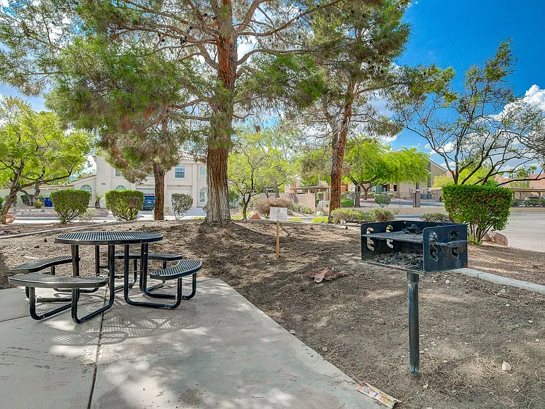 7987 Dorinda Ave — Photo 49