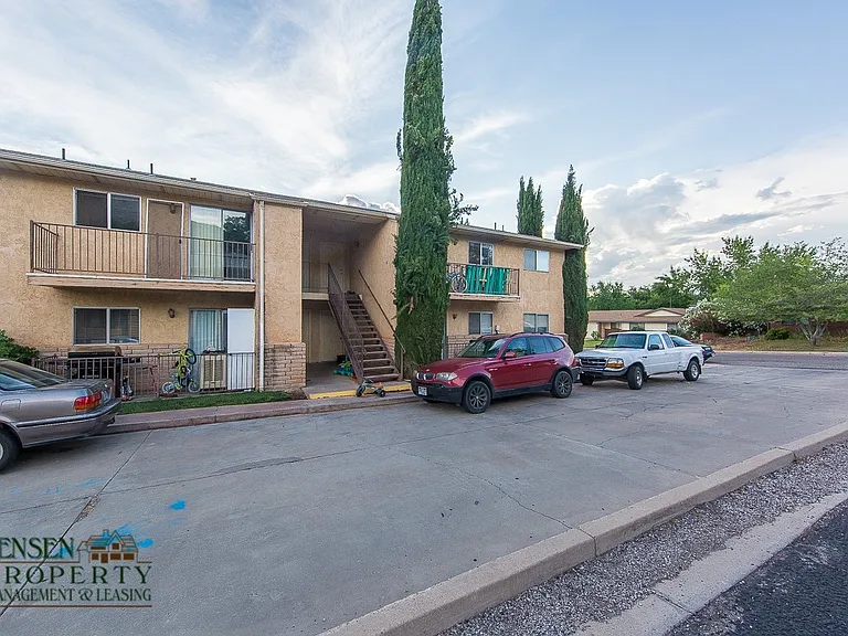 1163 W 540 N — Photo 2