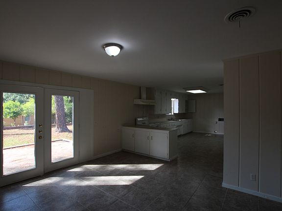 5th image of 3325 Paluxy Dr