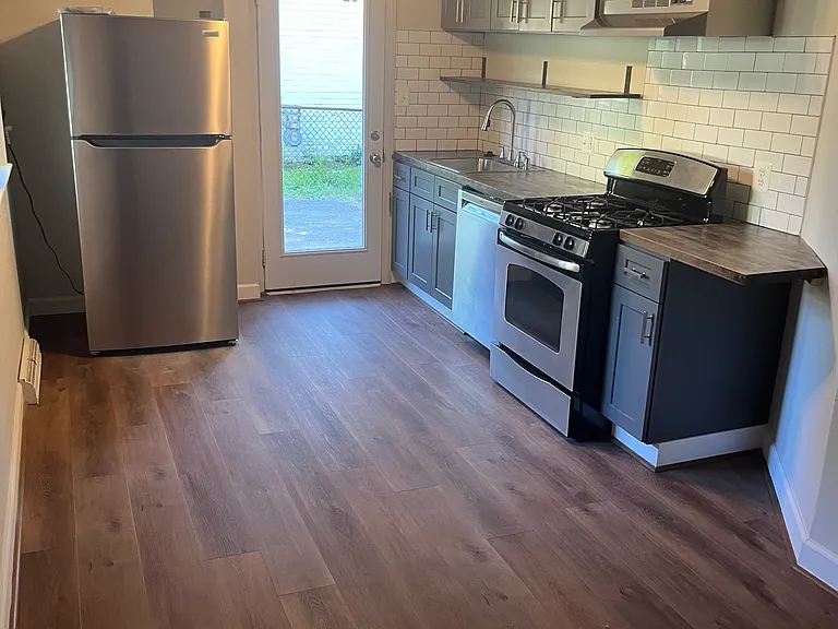8506 Cunningham Dr — Photo 2