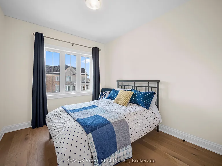 30 Drizzel Cres — Photo 26