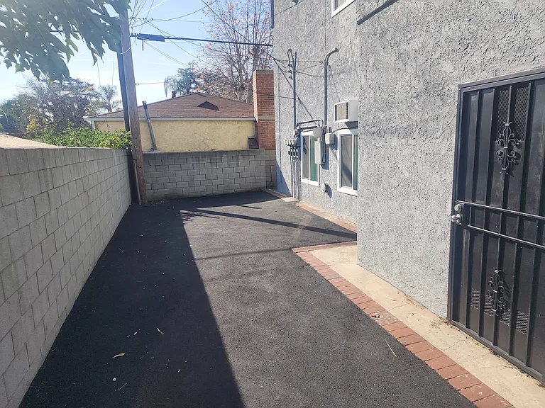 1138 N Parish Pl #101 — Photo 8