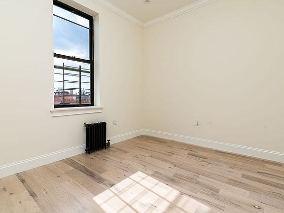 4th image of 946 Bushwick Ave #200