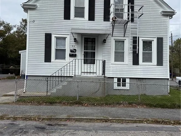53 Catherine St, Bristol, RI 02809