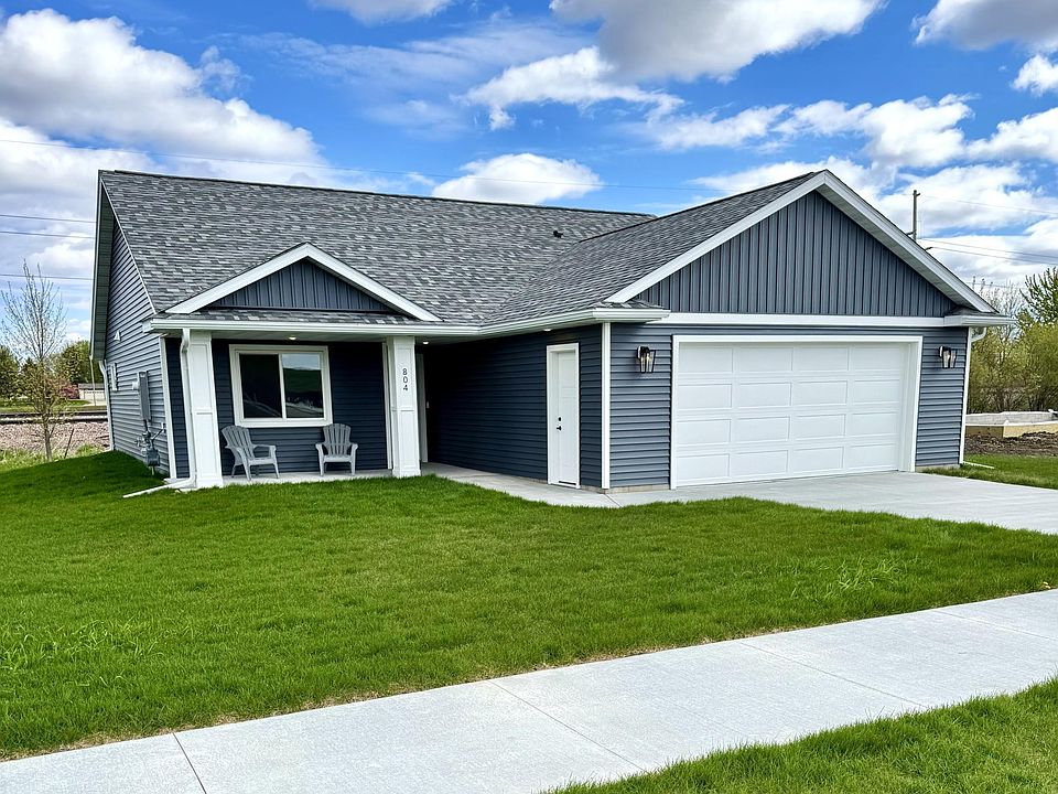 1st image of 804 2nd St SE