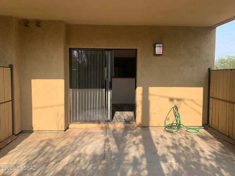 1741 E Hedrick Dr — Photo 32