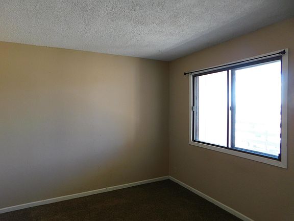 4th image of 236 Broadview St