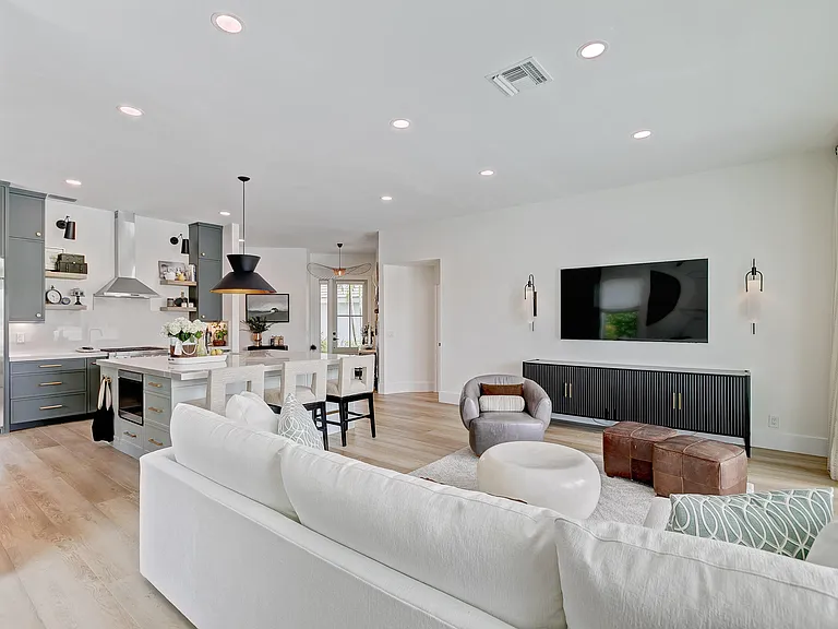 605 Masters Way — Photo 22