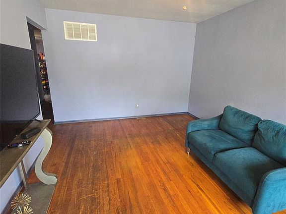 3rd image of 8817 Clifton Ave