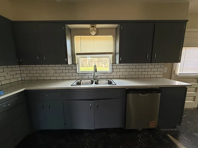 806 Redwood Dr — Photo 4