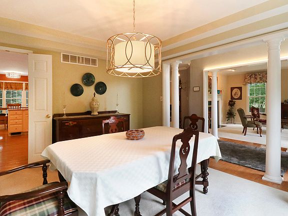 4th image of 2430 Pine Hill Ct
