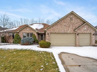 51103 Woodside Dr, Macomb, MI 48042