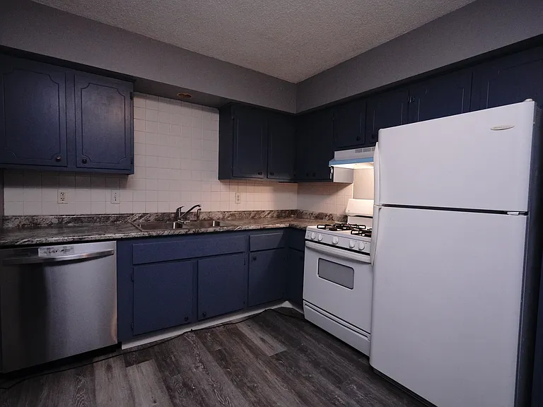 9036 Old Cedar Ave S — Photo 4