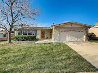 5155 Maplewood Dr, Greendale, WI 53129